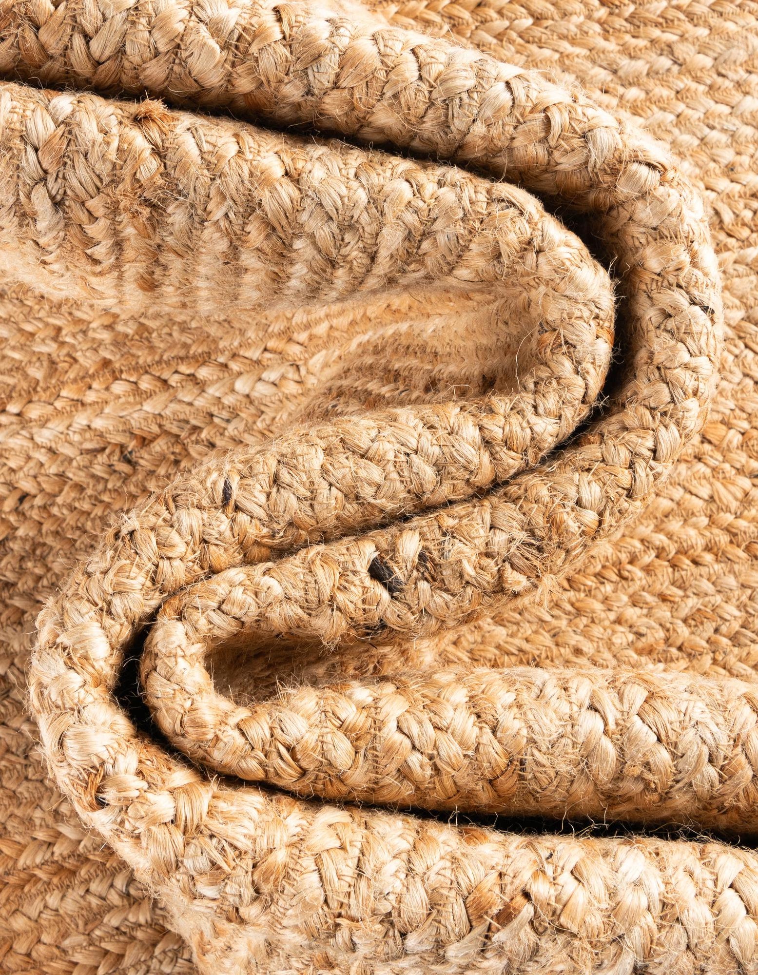 Natural and Green 2' x 3' 1 Hand Scallop Braided Jute Rug | Rugs.com