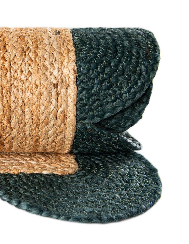 Detail image of  3' 1 x 5' 1  Hand Scallop Braided Jute Rug