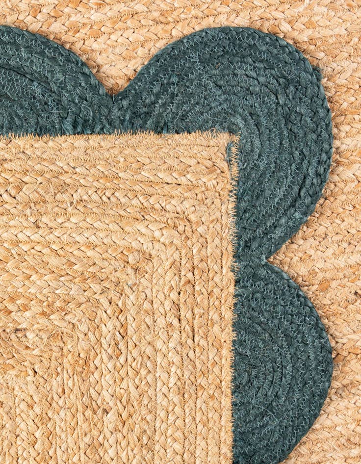 Detail image of  2' 7 x 10'  Hand Scallop Braided Jute Runner Rug