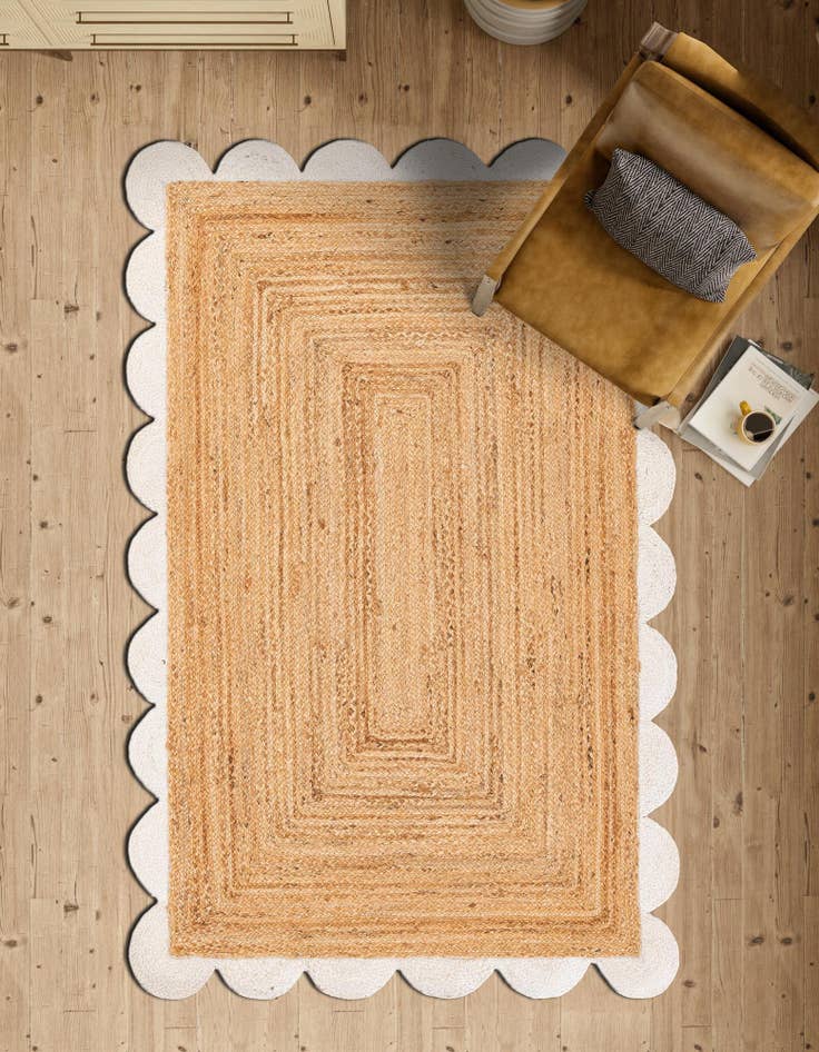 Detail image of  3' 1 x 5' 1  Hand Scallop Braided Jute Rug