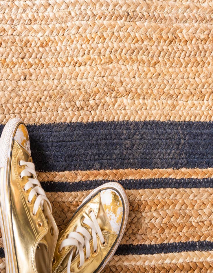 Detail image of  6' 1 x 9'  Hand Braided Jute Rug