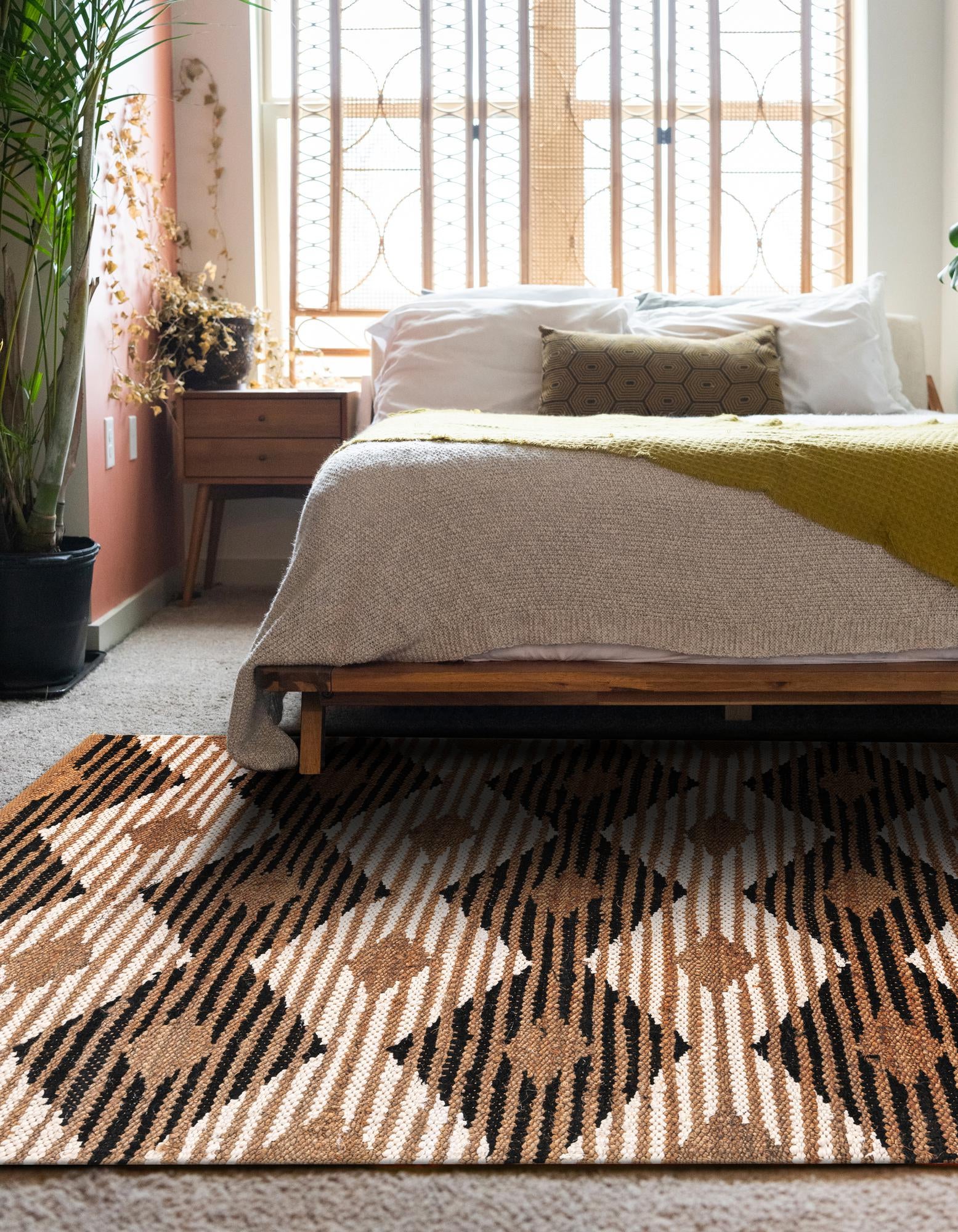  Custom Natural Black  Hand Woven Chindi Jute Rug