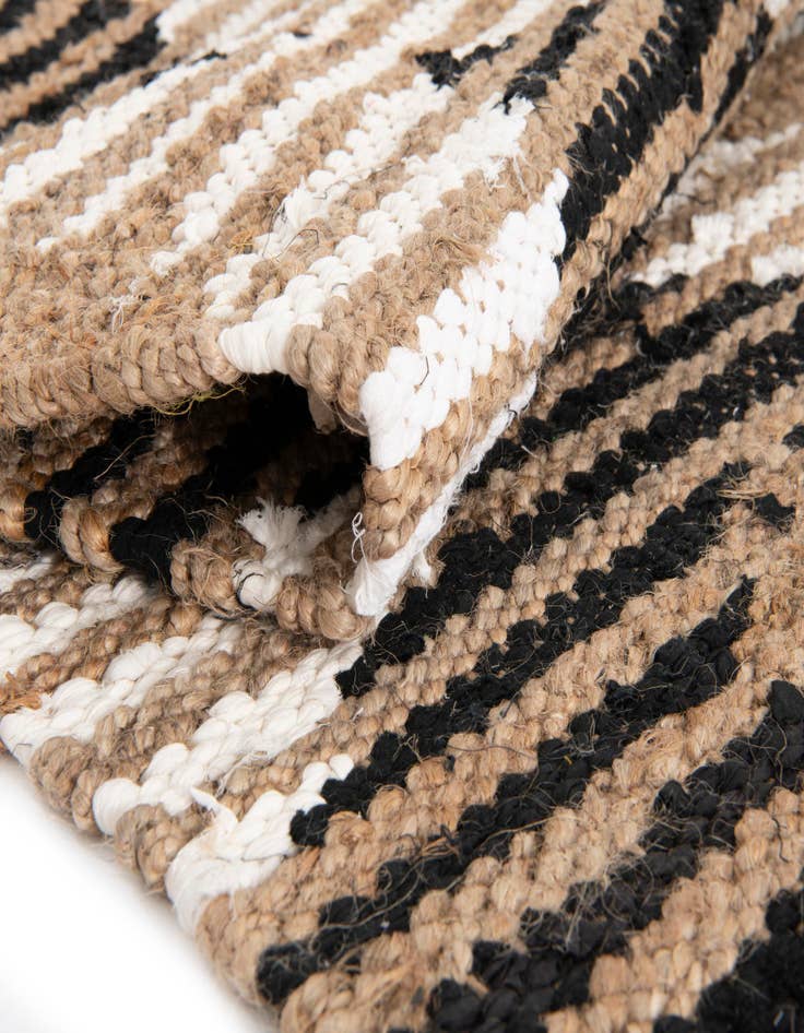 Detail image of  2' 7 x 8'  Hand Woven Chindi Jute Runner Rug