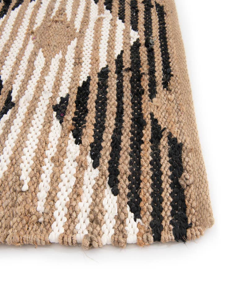 Detail image of  2' 7 x 8'  Hand Woven Chindi Jute Runner Rug