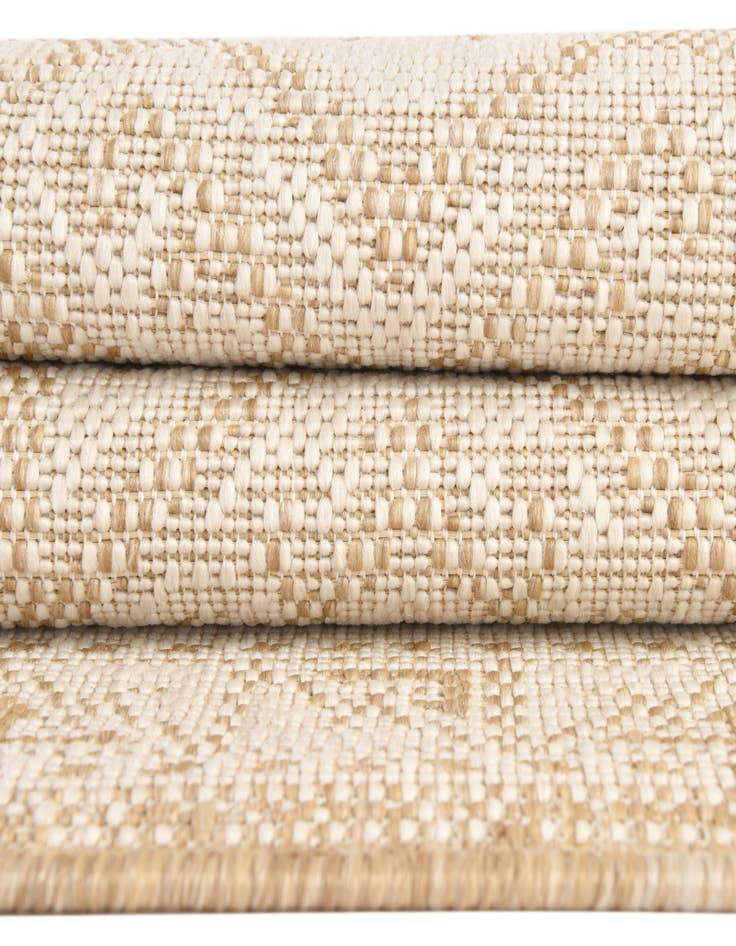 Detail image of  7' 10 x 7' 10  Washable Aztec Indoor / Outdoor Octagon Rug