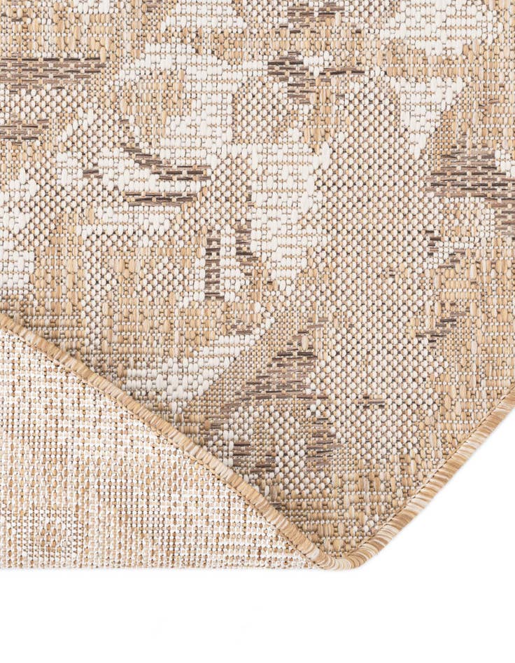 Detail image of  7' 10 x 10'  Washable Traditional Indoor / Outdoor Oval Rug