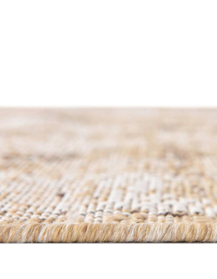 Detail image of  7' 10 x 10'  Washable Traditional Indoor / Outdoor Oval Rug