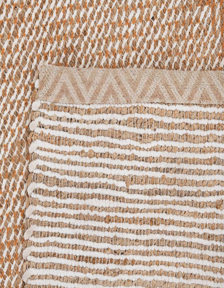 Detail image of  2' 1 x 3' 1  Hand Woven Chenille Jute Rug