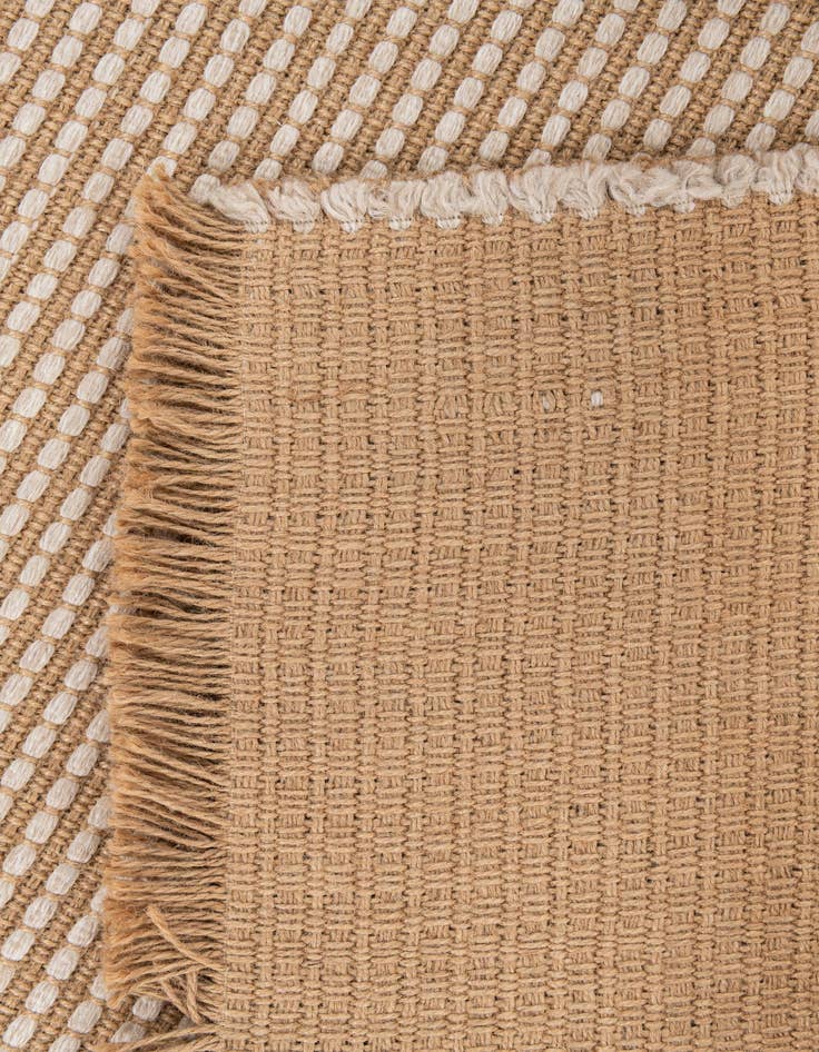 Detail image of 5' 3 x 8' Cottage Farm Rug