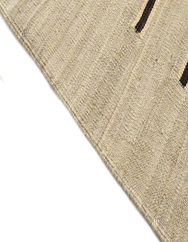 Detail image of  4' 2 x 5' 10  Hand Woven Kilim Modern Wool Rug