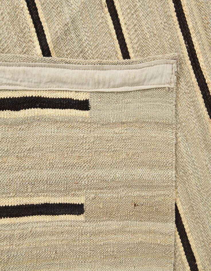 Detail image of  4' 2 x 5' 10  Hand Woven Kilim Modern Wool Rug