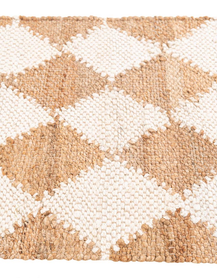 Detail image of  2' x 3'  Hand Braided Laurel Handwoven Jute Rug