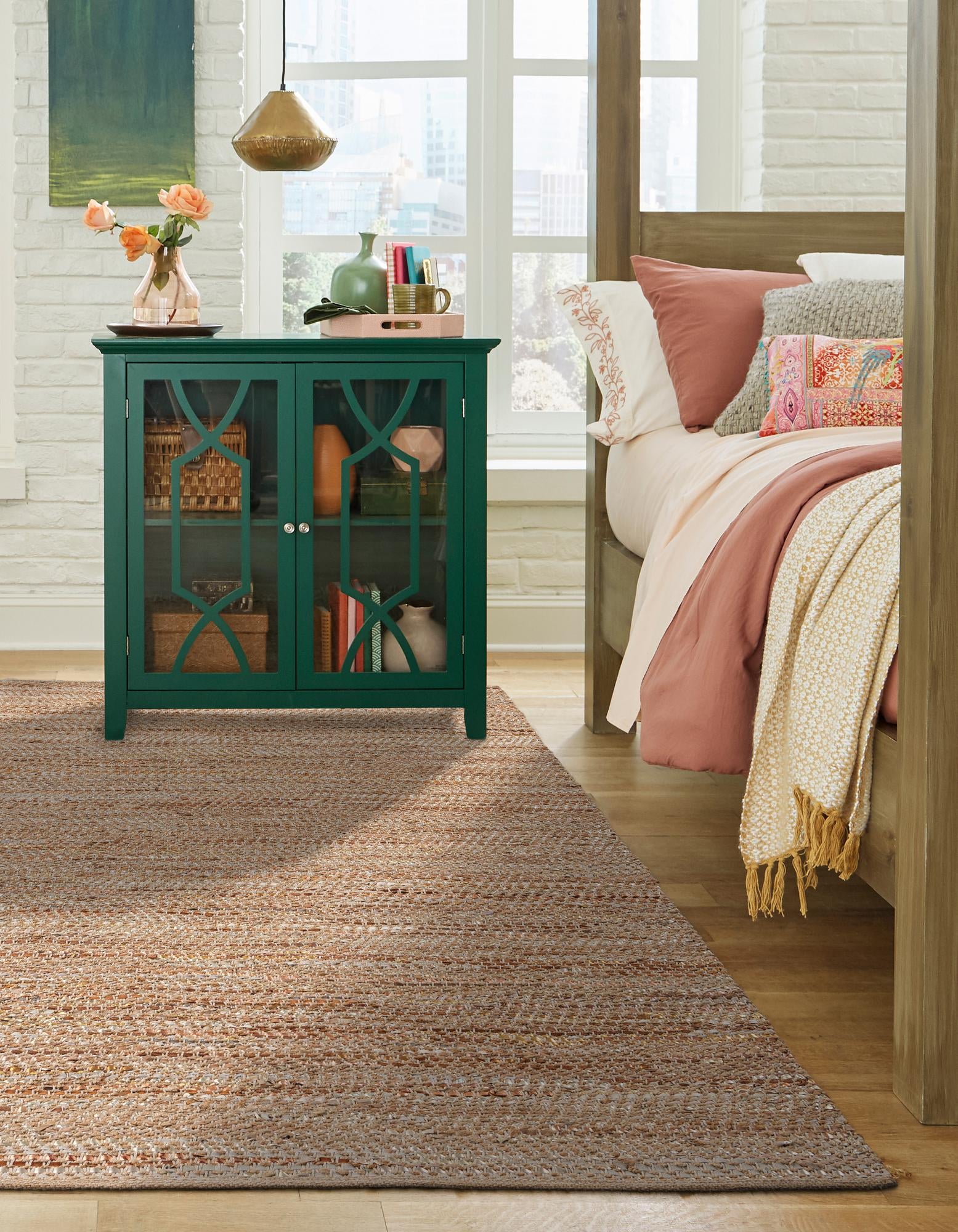 Natural 6' 1 x 9' Hand Woven Leather Metallic Jute Rug | Rugs.com