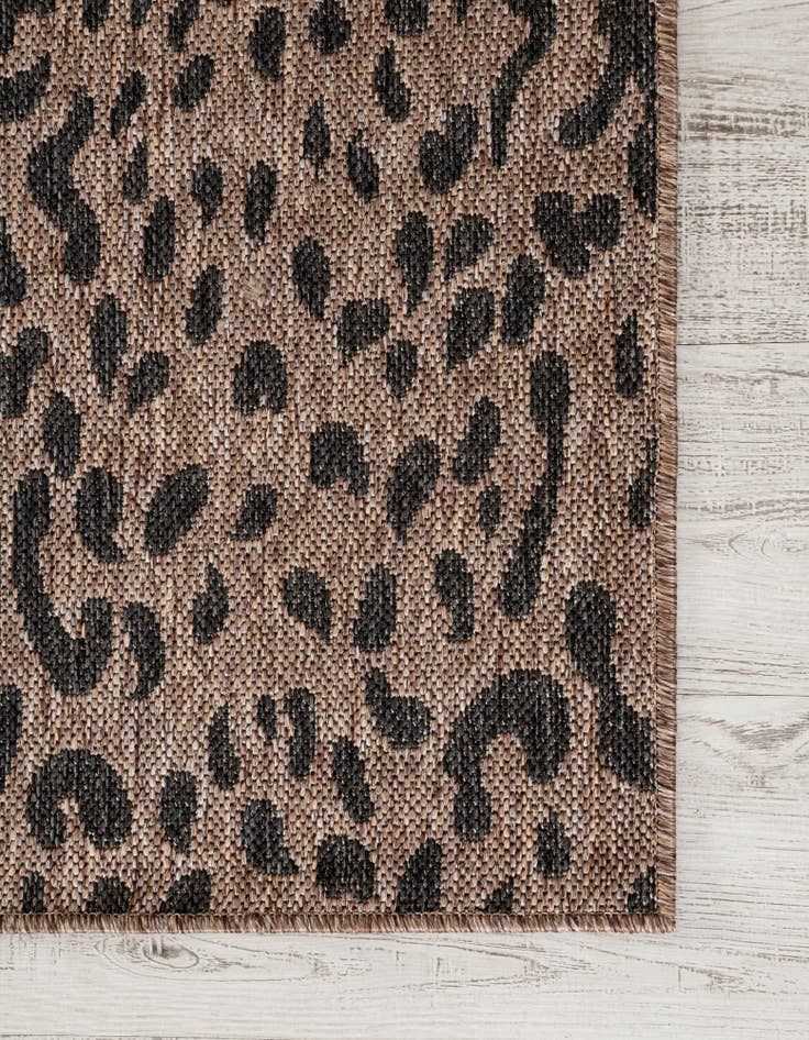 Detail image of  7' x 10'  Washable Safari Indoor / Outdoor Rug
