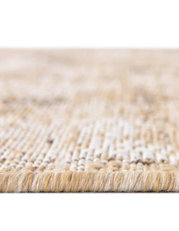 Detail image of  7' x 10'  Washable Traditional Indoor / Outdoor Rug
