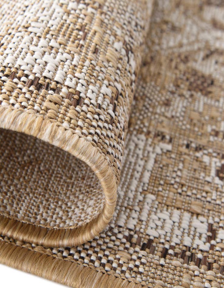 Detail image of  7' x 10'  Washable Traditional Indoor / Outdoor Rug