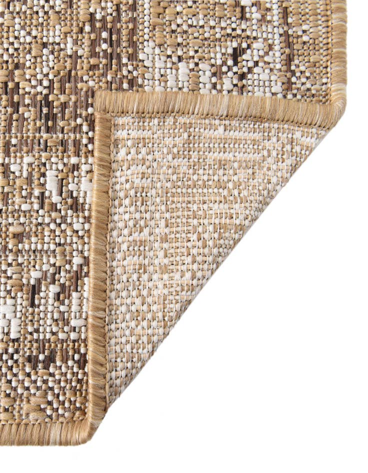 Detail image of  7' x 10'  Washable Traditional Indoor / Outdoor Rug