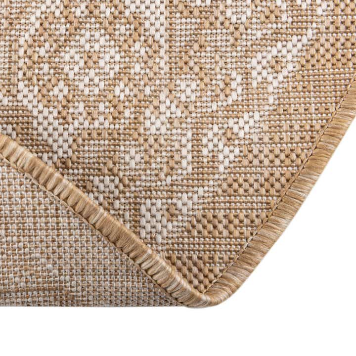 Natural 7' 10 x 7' 10 Aztec Indoor / Outdoor Round Rug | Rugs.com