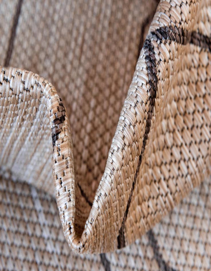 Detail image of  4' x 4'  Washable Lattice Indoor / Outdoor Round Rug