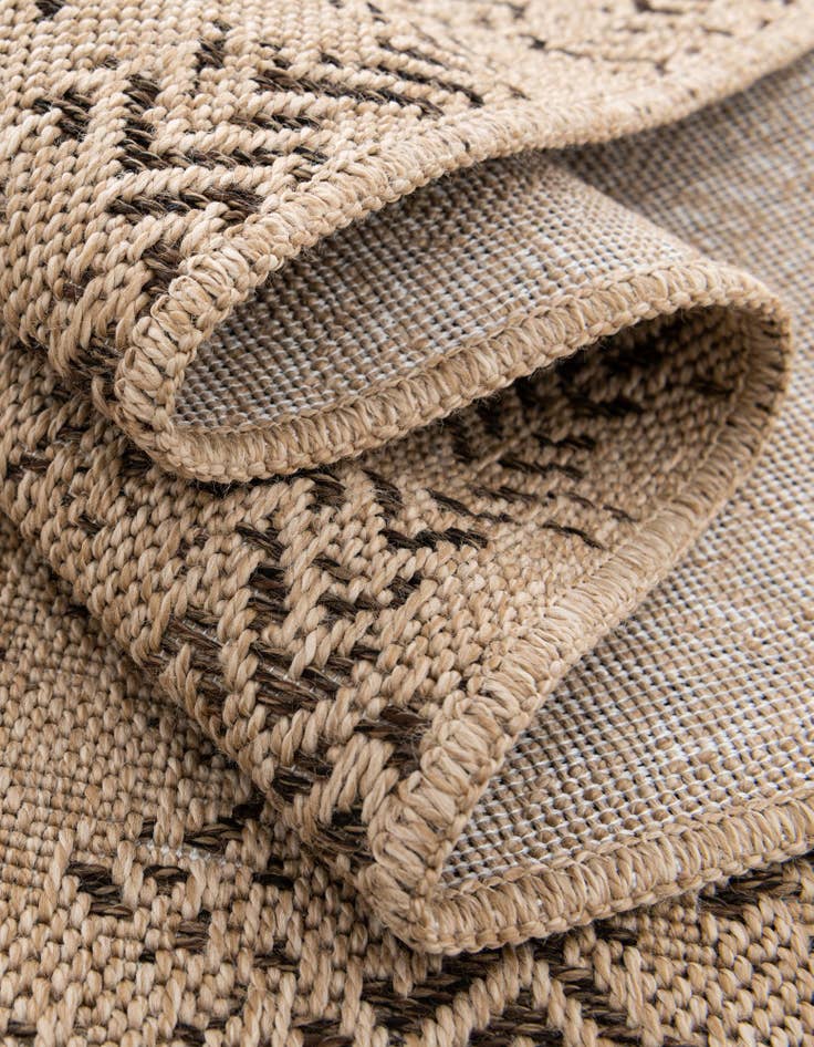 Detail image of  2' 7 x 8' Dunes Runner Rug