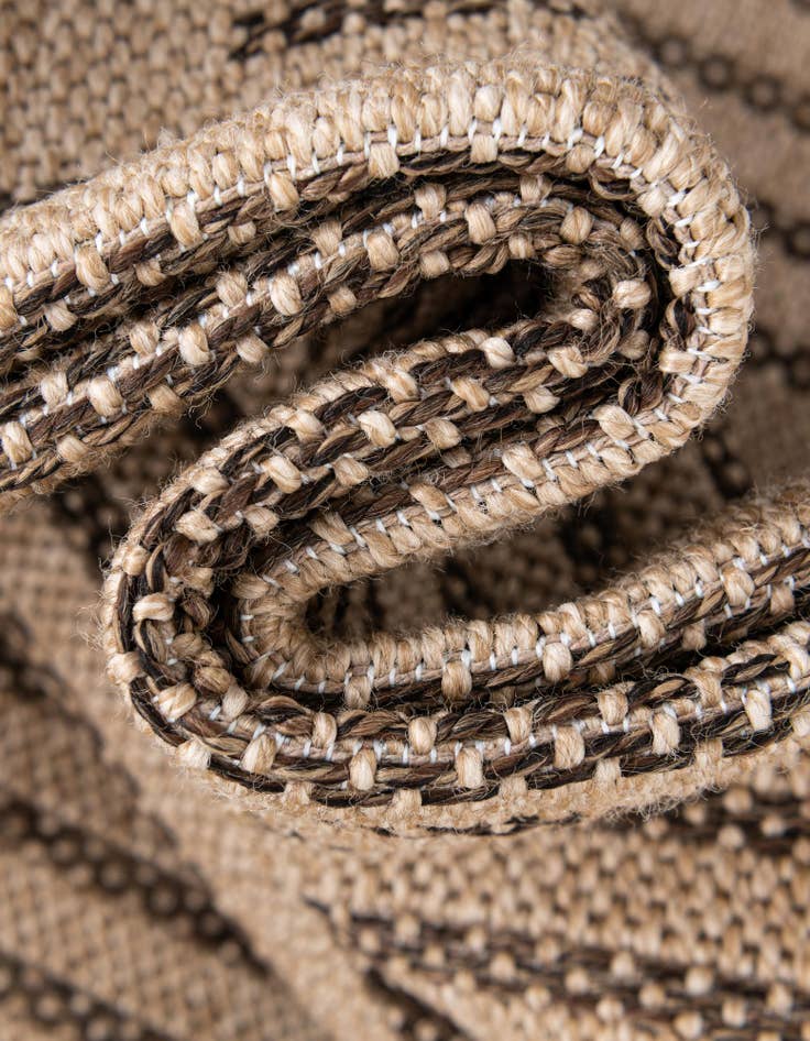 Detail image of  2' 7 x 8' Dunes Runner Rug
