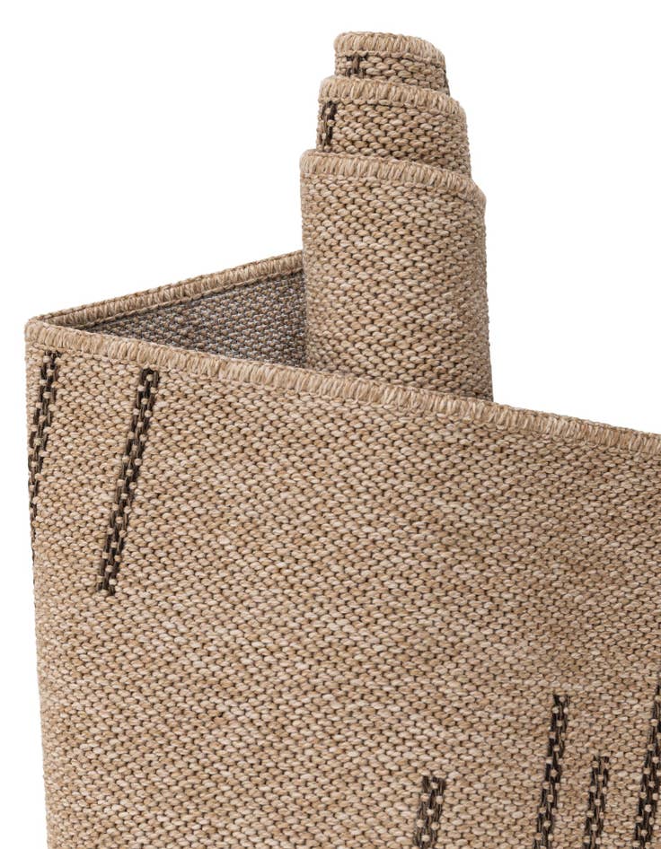 Detail image of  2' 7 x 8' Dunes Runner Rug