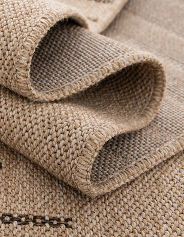 Detail image of  2' 7 x 8' Dunes Runner Rug