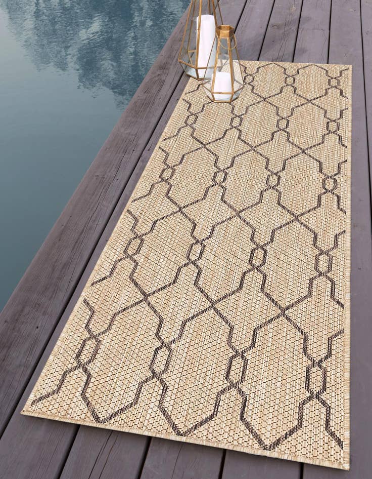 Detail image of 2' x 6' Washable Lattice Indoor / Outdoor Runner Rug