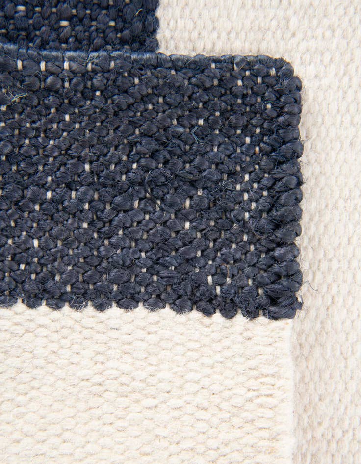 Detail image of  7' 10 x 7' 10  Hand Woven Jill Zarin Hamptons Square Rug