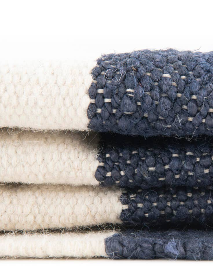 Detail image of  7' 10 x 7' 10  Hand Woven Jill Zarin Hamptons Square Rug