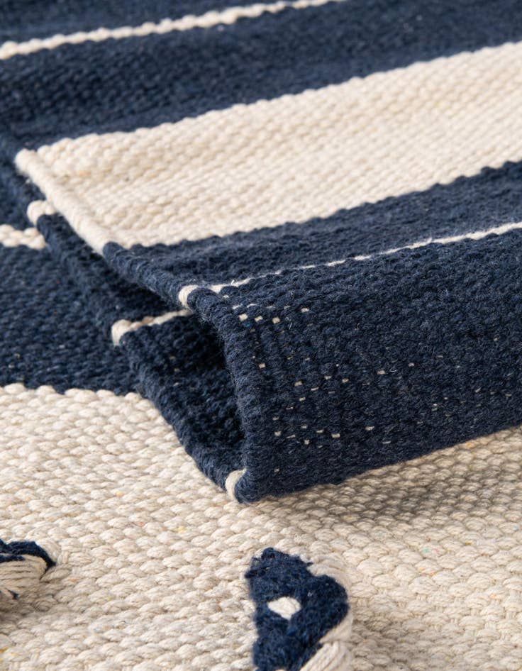 Detail image of  8' x 10'  Hand Woven Chindi Cotton Rug