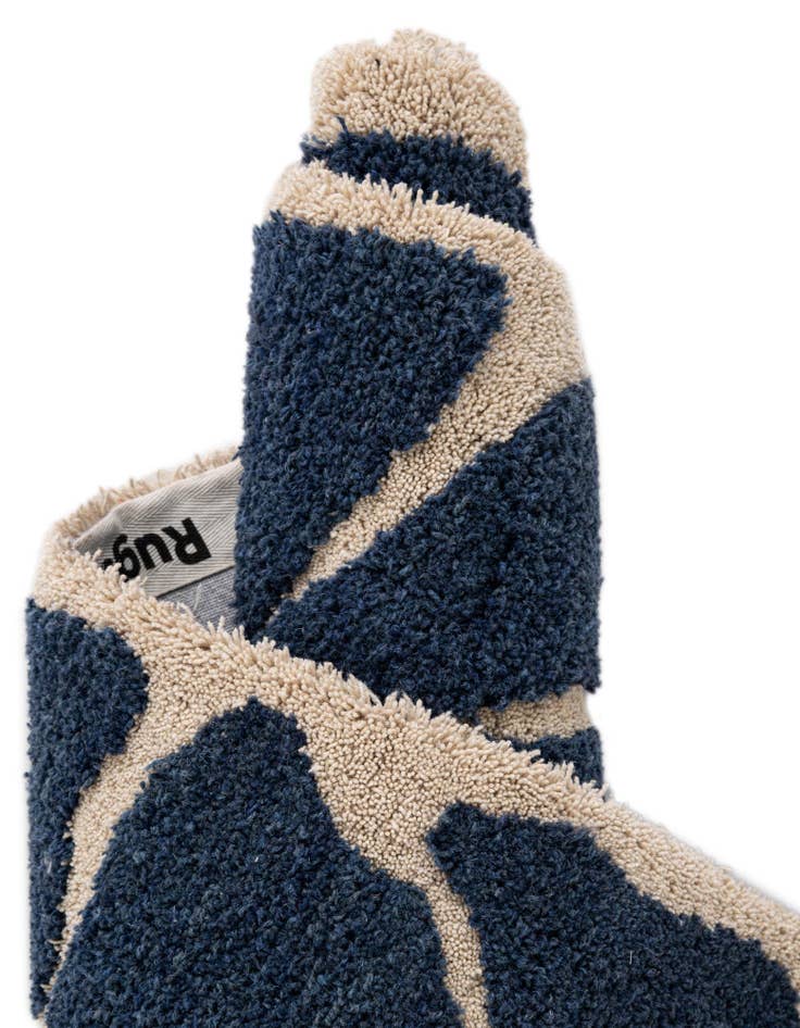 Detail image of  4' 1 x 6' 1 Handtufted Wool Rug