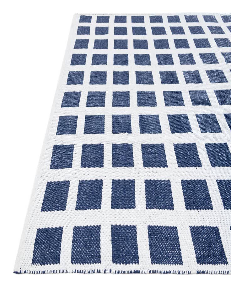 Detail image of  5' 2 x 8'  Washable Modern Indoor / Outdoor Rug