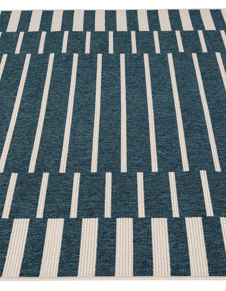 Detail image of  5' 2 x 7' 7  Washable Modern Indoor / Outdoor Rug