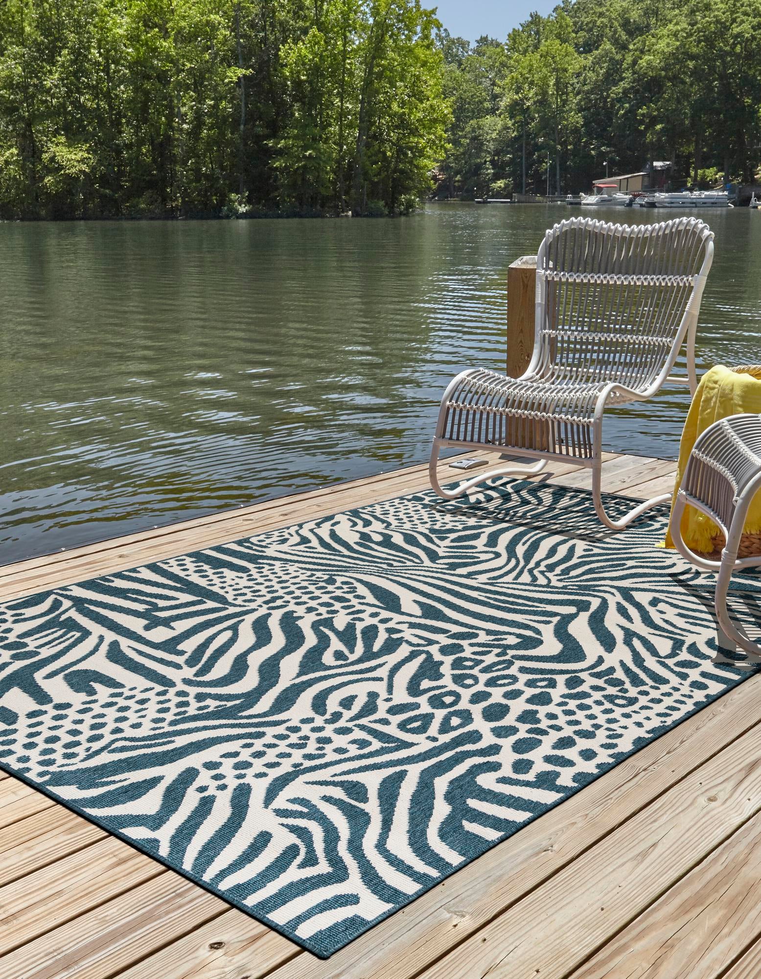 Navy Blue and Ivory 4' x 6' Safari Indoor / Outdoor Rug | Rugs.com