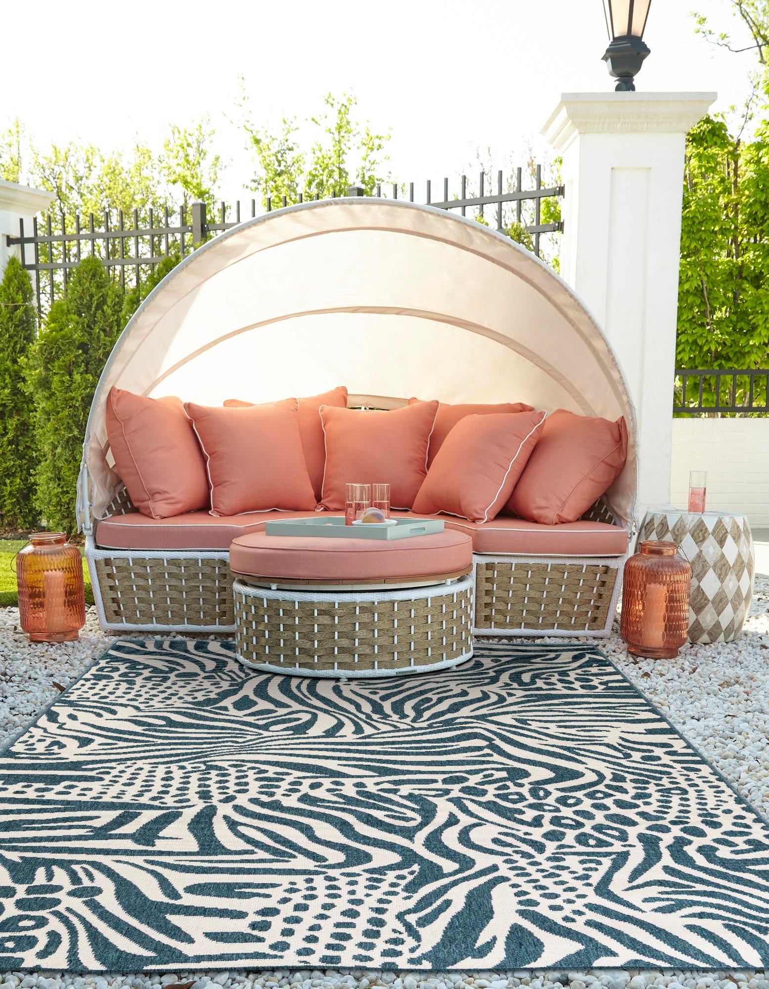 Navy Blue and Ivory 4' x 6' Safari Indoor / Outdoor Rug | Rugs.com