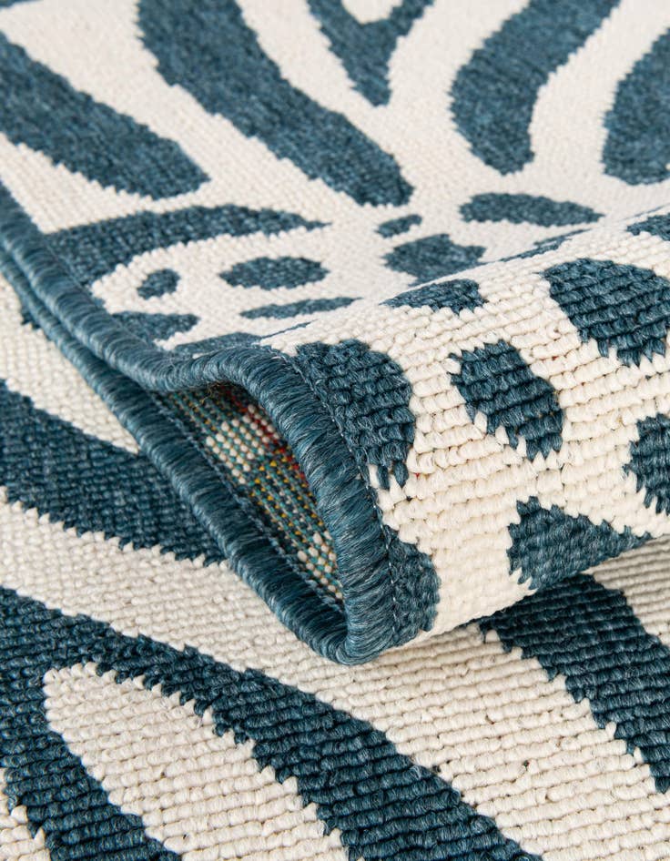 Detail image of  7' 10 x 10'  Washable Safari Indoor / Outdoor Rug