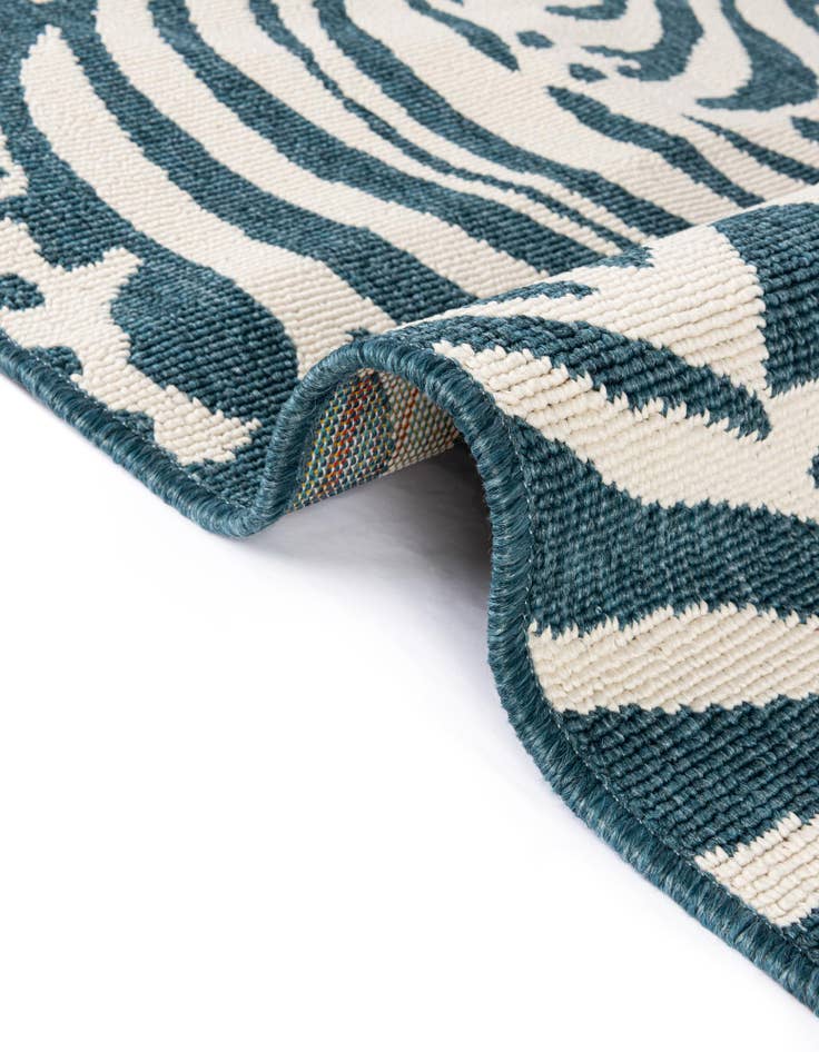 Detail image of  7' 10 x 10'  Washable Safari Indoor / Outdoor Rug