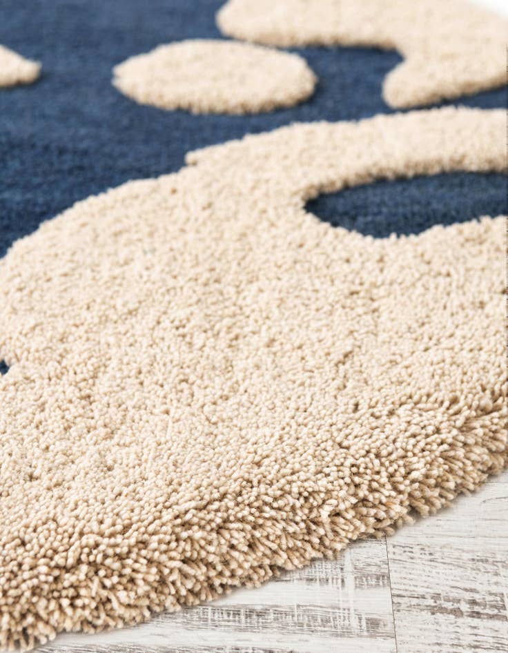 Detail image of  8' x 8' Handtufted Wool Round Rug