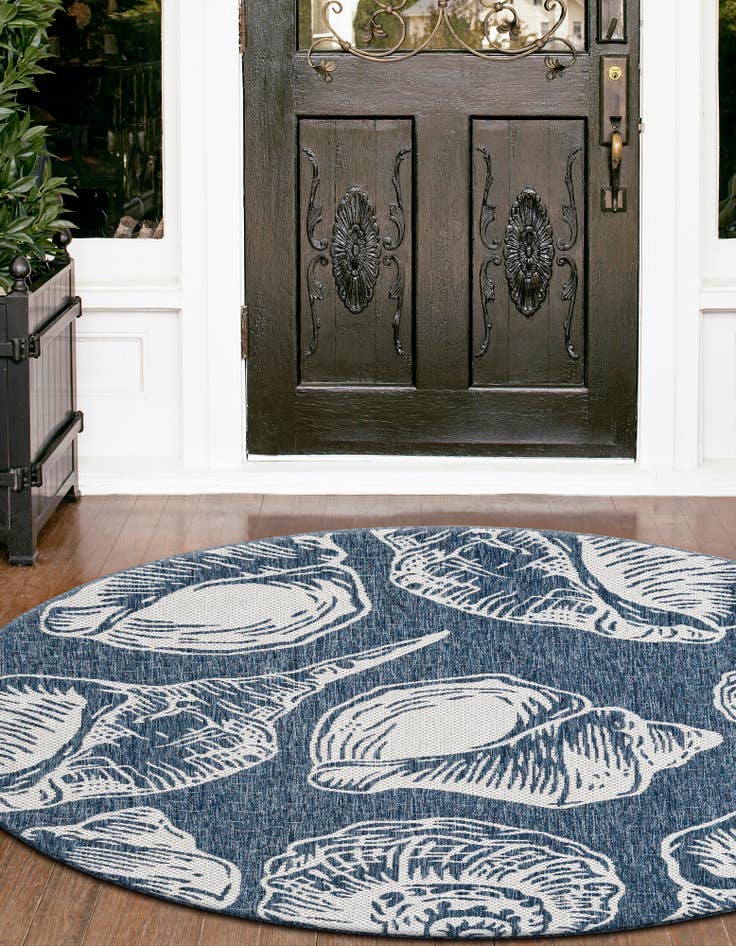 Detail image of  7' 10 x 7' 10  Washable Coastal Indoor / Outdoor Round Rug