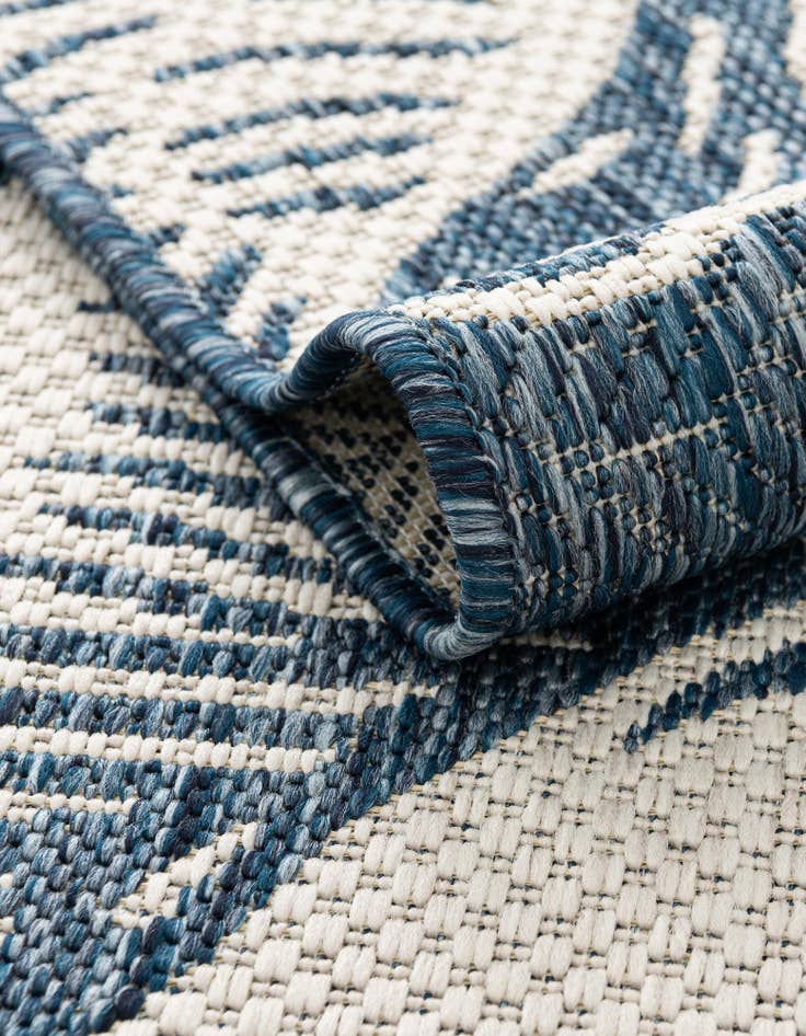 Detail image of  6' x 6'  Washable Coastal Indoor / Outdoor Round Rug