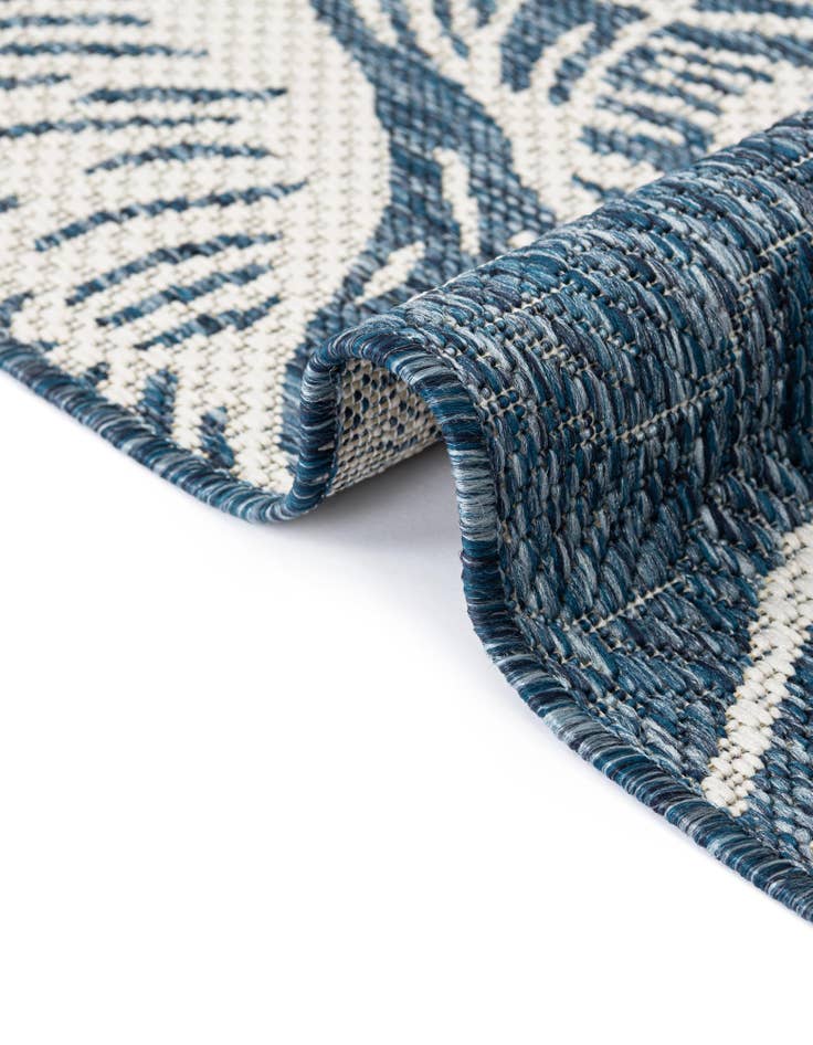 Detail image of  6' x 6'  Washable Coastal Indoor / Outdoor Round Rug