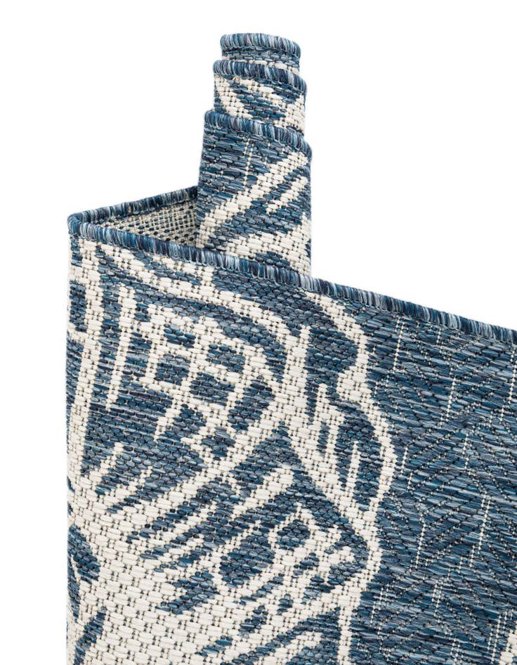 Detail image of  6' x 6'  Washable Coastal Indoor / Outdoor Round Rug