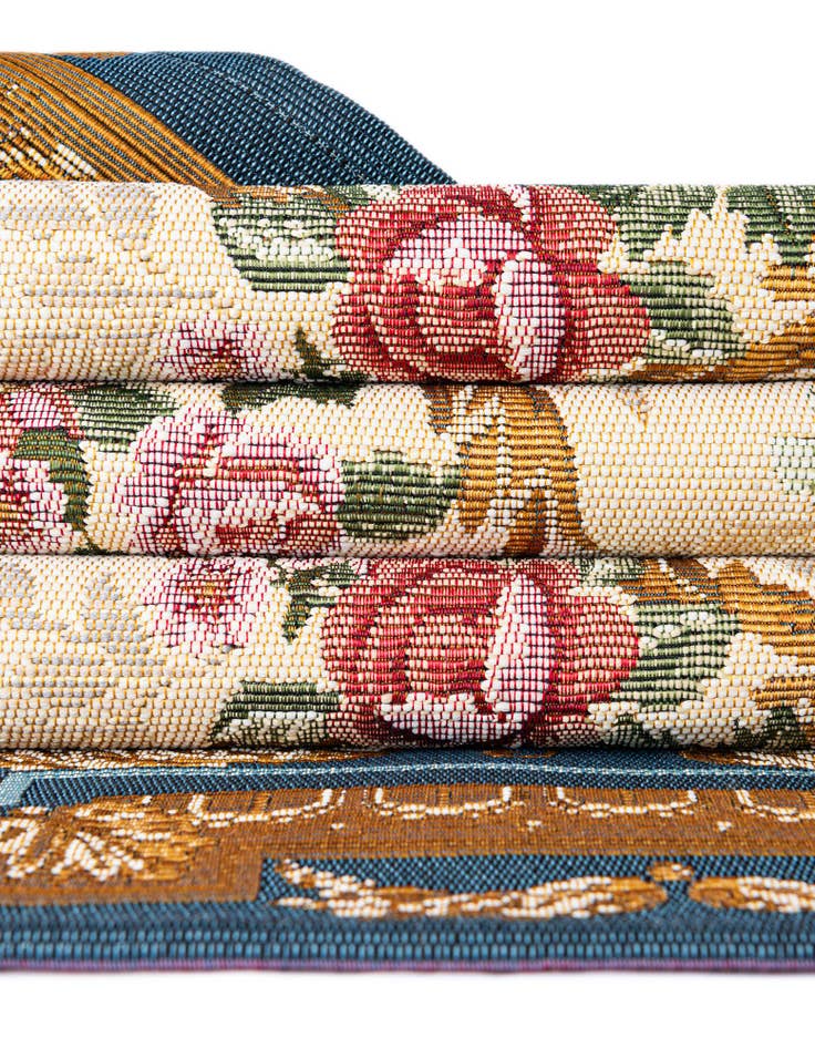 Detail image of  4' x 4'  Washable Traditional Indoor / Outdoor Round Rug