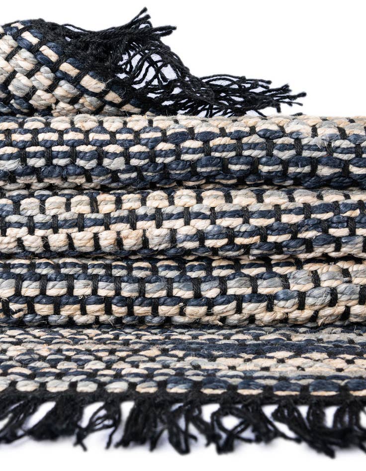 Detail image of  7' 10 x 7' 10  Hand Woven Chunky Jute Square Rug