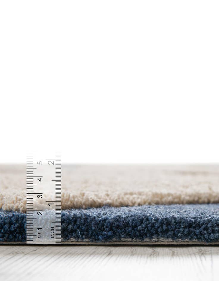 Detail image of  3' 3 x 3' 3 Handtufted Wool Square Rug