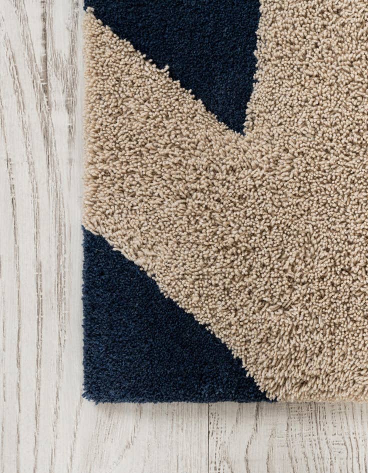 Detail image of  3' 3 x 3' 3 Handtufted Wool Square Rug