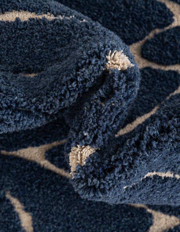 Detail image of  8' x 8' Handtufted Wool Square Rug