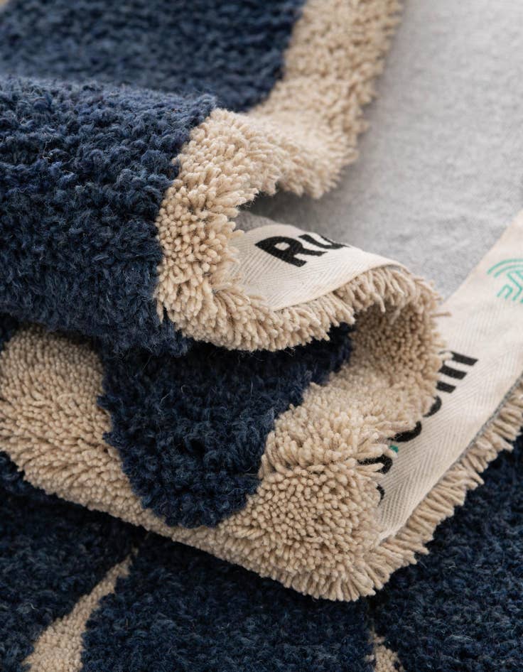 Detail image of  8' x 8' Handtufted Wool Square Rug