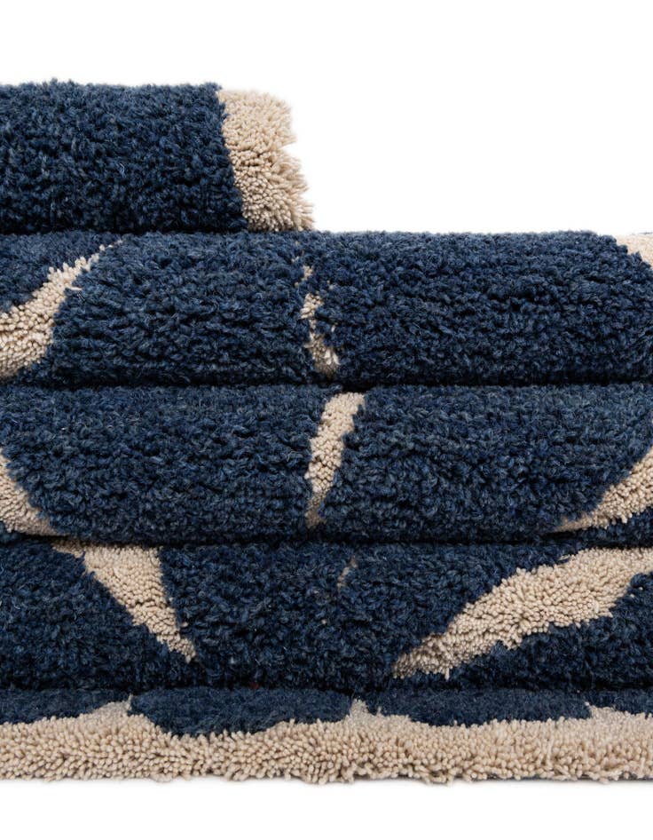 Detail image of  8' x 8' Handtufted Wool Square Rug